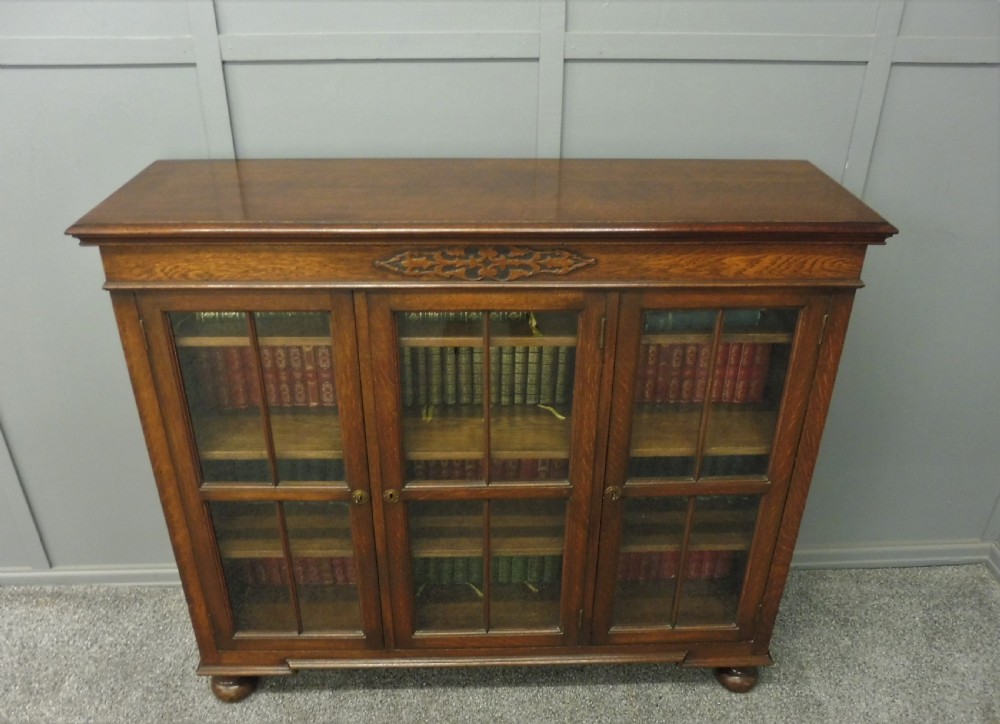 EDWARDIAN OAK BOOKCASE View V