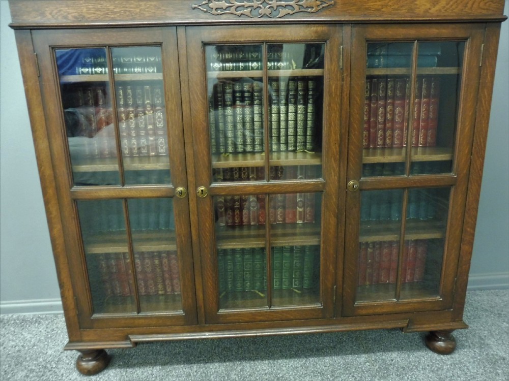 EDWARDIAN OAK BOOKCASE View VII