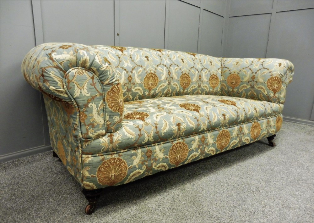 NEWLY UPHOLSTERED VICTORIAN CHESTERFIELD SOFA View X