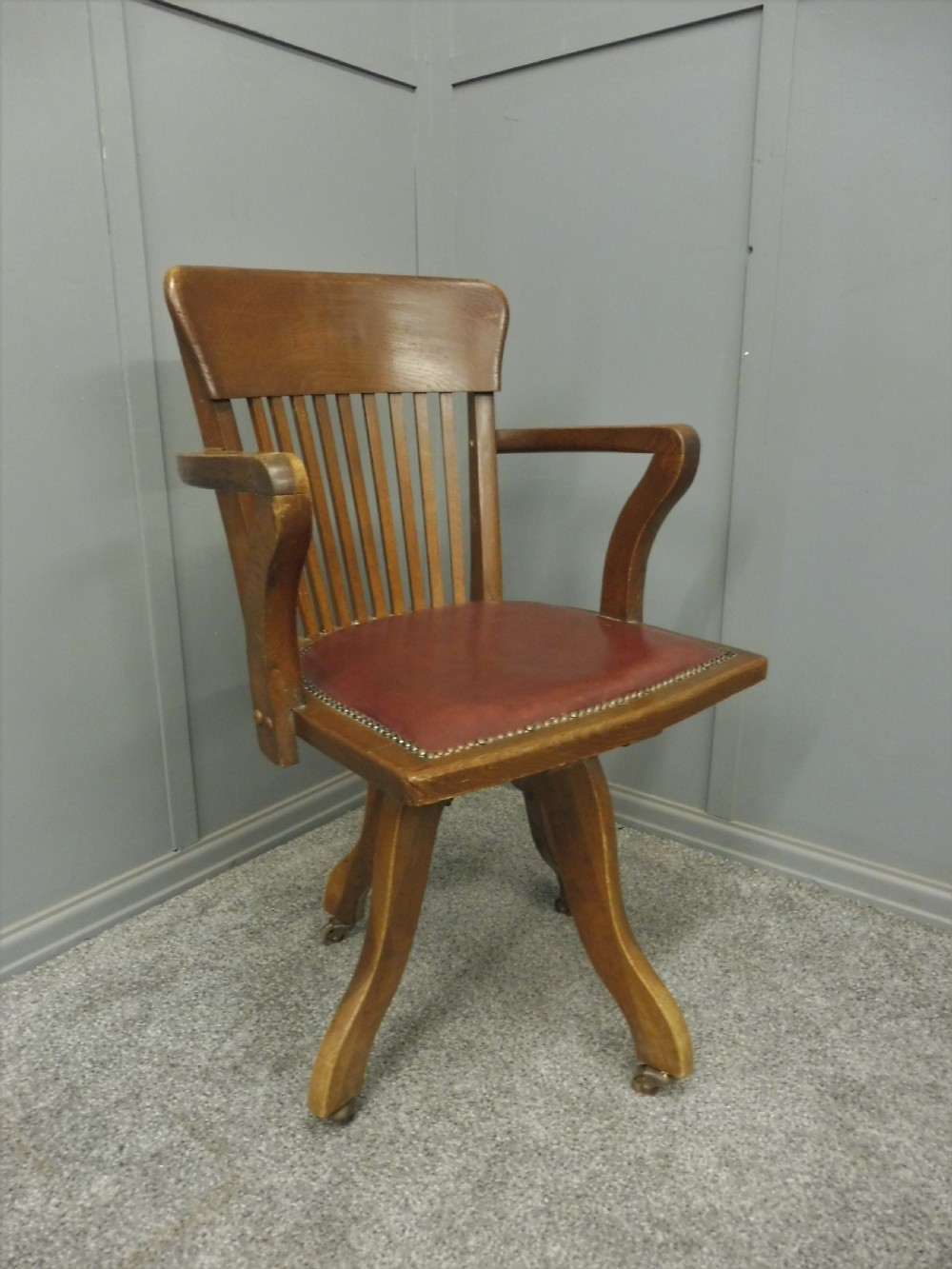 EDWARDIAN OAK AND LEATHER SWIVEL DESK ARM CHAIR View IV