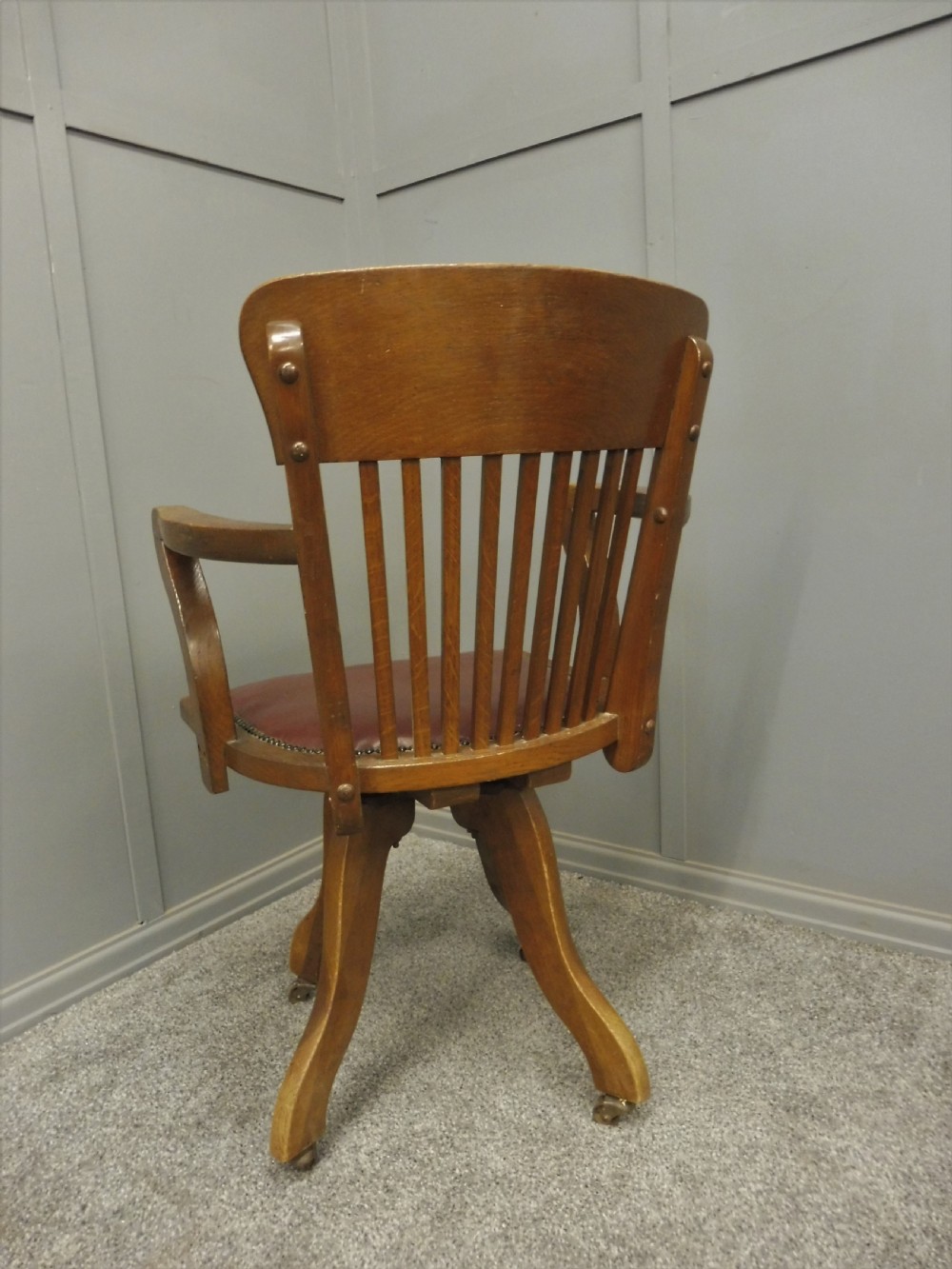 EDWARDIAN OAK AND LEATHER SWIVEL DESK ARM CHAIR View IX