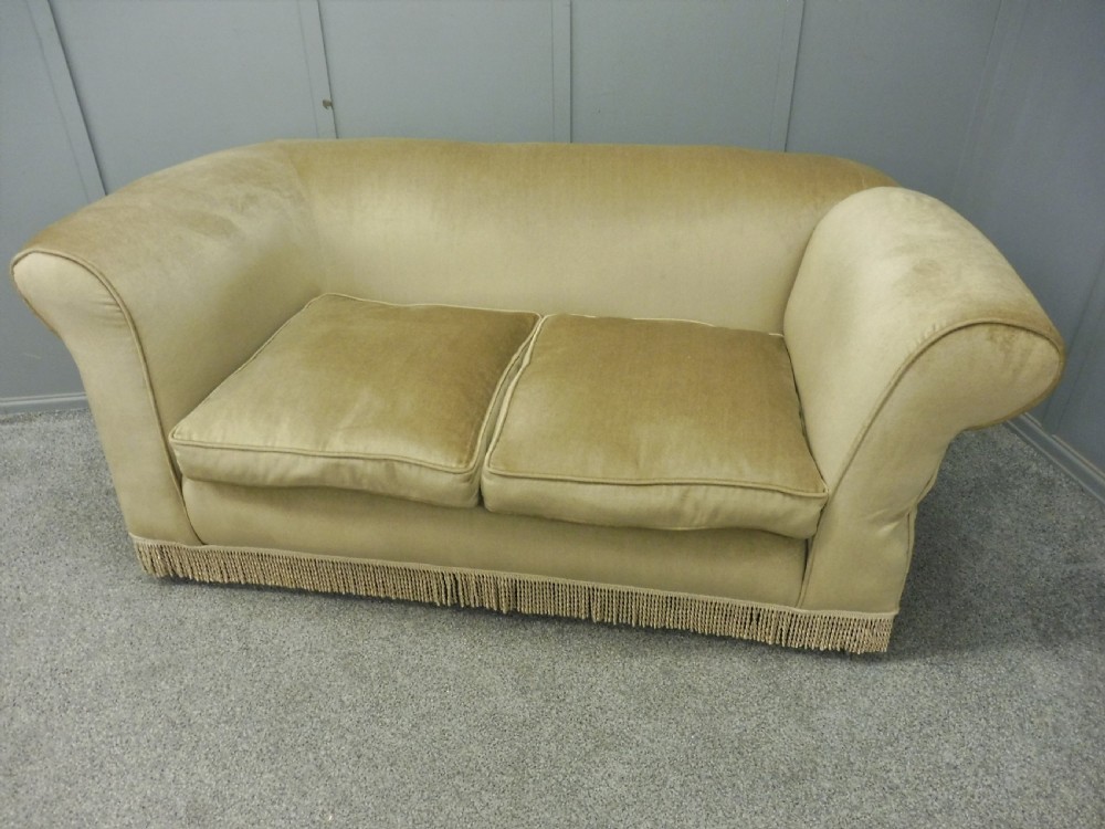 LATE VICTORIAN  SMALL CHESTERFIELD DROP END SOFA View II