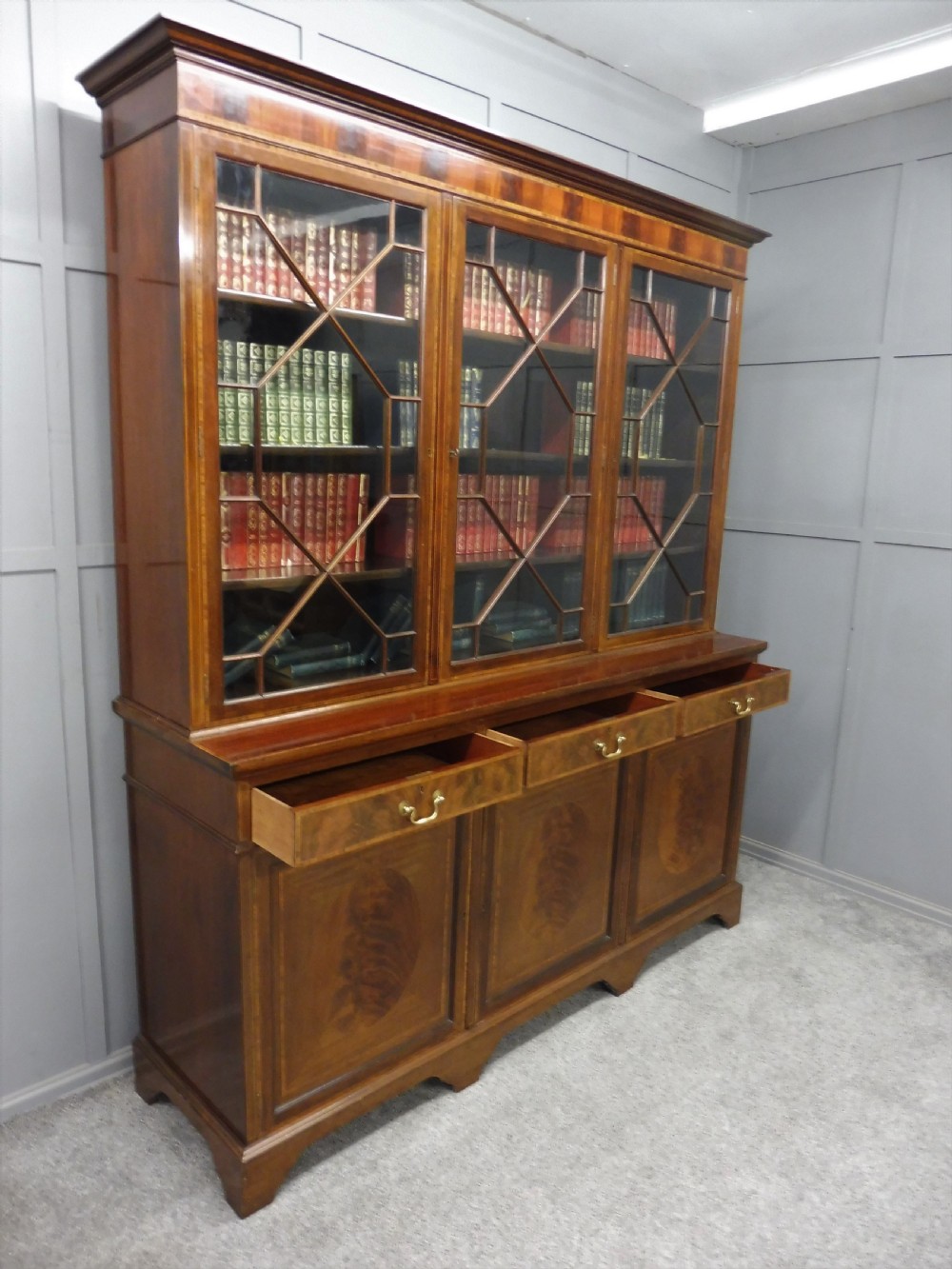 LARGE EDWARDIAN INLAID BOOKCASE View VIII