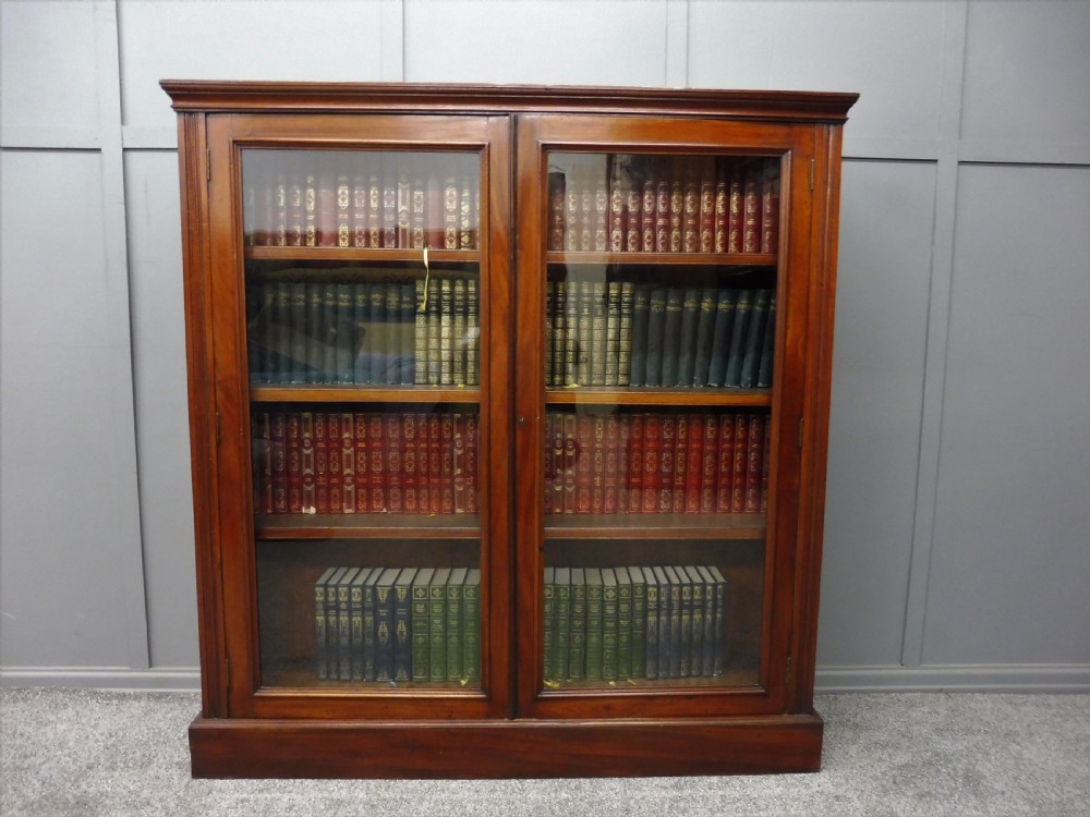 VICTORIAN MAHOGANY BOOKCASE