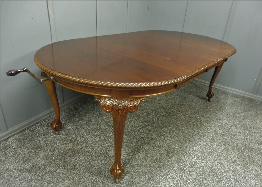 EDWARDIAN MAHOGANY WIND OUT DINING TABLE 