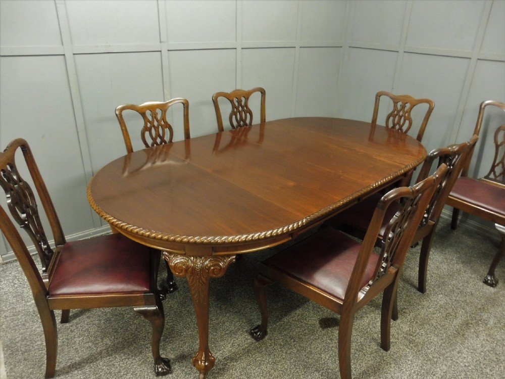 EDWARDIAN MAHOGANY WIND OUT DINING TABLE  View VII