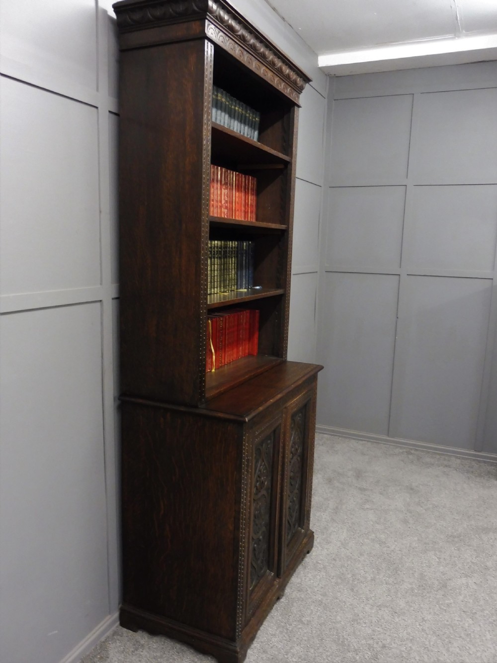 VICTORIAN CARVED OAK BOOKCASE View III