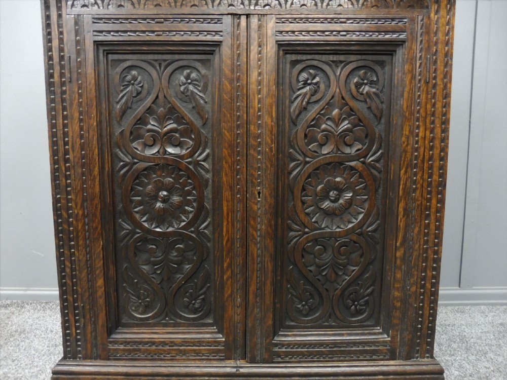 VICTORIAN CARVED OAK BOOKCASE View VI