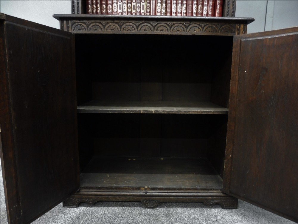 VICTORIAN CARVED OAK BOOKCASE View IX