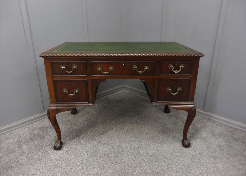 EDWARDIAN MAHOGANY LEATHER TOPPED DESK