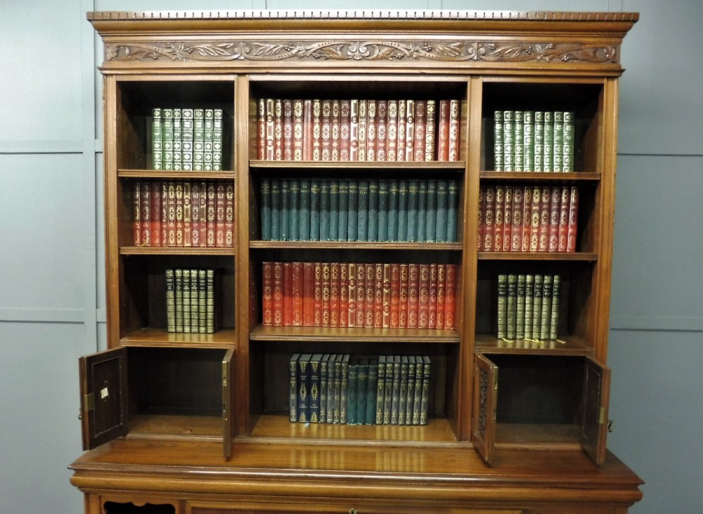 GOOD 19TH CENTURY WALNUT BOOKCASE  View VIII