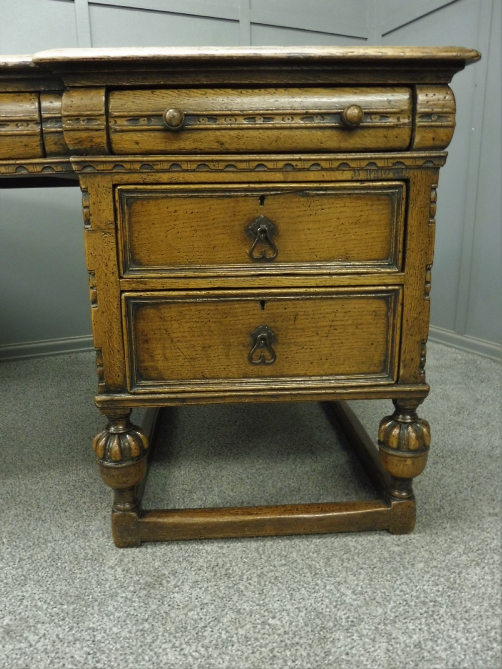 LARGE OAK PEDESTAL PARTNERS DESK View VI