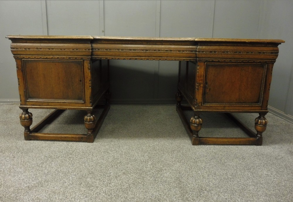 LARGE OAK PEDESTAL PARTNERS DESK View XI