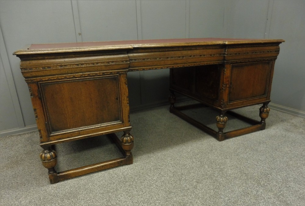 LARGE OAK PEDESTAL PARTNERS DESK View XIII