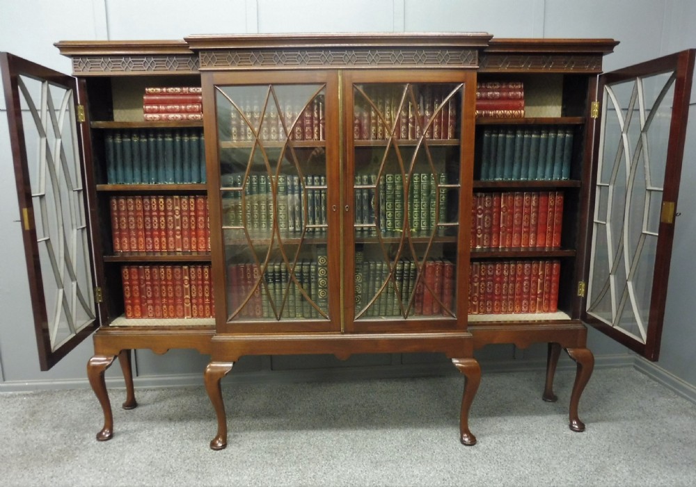 EDWARDIAN MAHOGANY BREAKFRONT BOOKCASE View IX