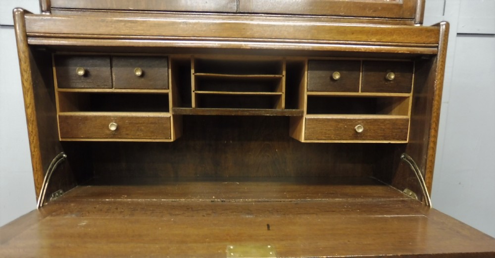 OAK LAWYERS BOOKCASE BY GUNN View VII