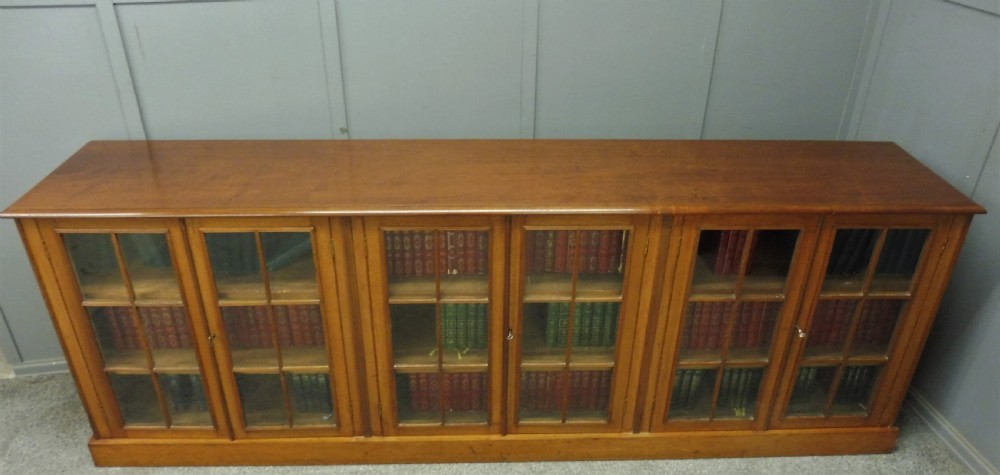 LONG LOW VICTORIAN MAHOGANY BOOKCASE View IX