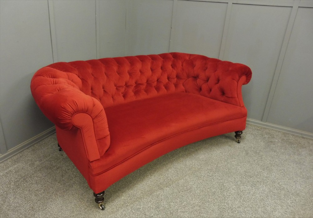 FABULOUS NEWLY UPHOSTERED VICTORIAN CURVED CHESTERFIELD SOFA View VII