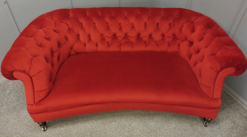 FABULOUS NEWLY UPHOSTERED VICTORIAN CURVED CHESTERFIELD SOFA View IX