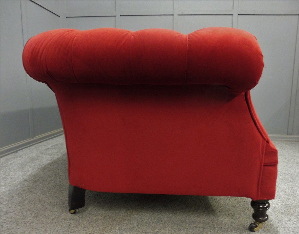 FABULOUS NEWLY UPHOSTERED VICTORIAN CURVED CHESTERFIELD SOFA View XII