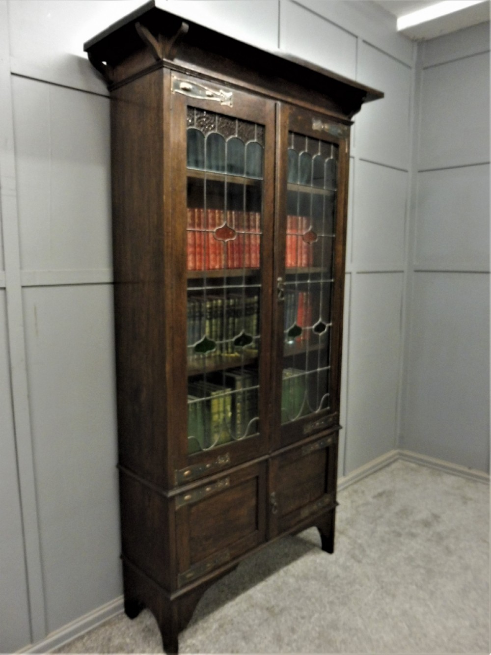 OAK ARTS AND CRAFTS BOOKCASE View IV