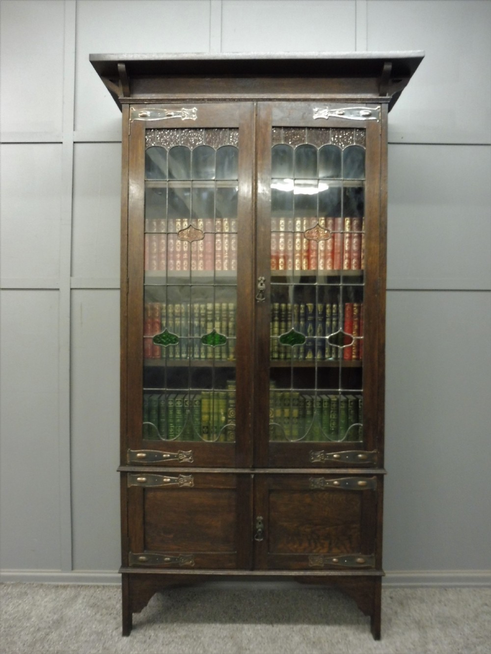 OAK ARTS AND CRAFTS BOOKCASE View V