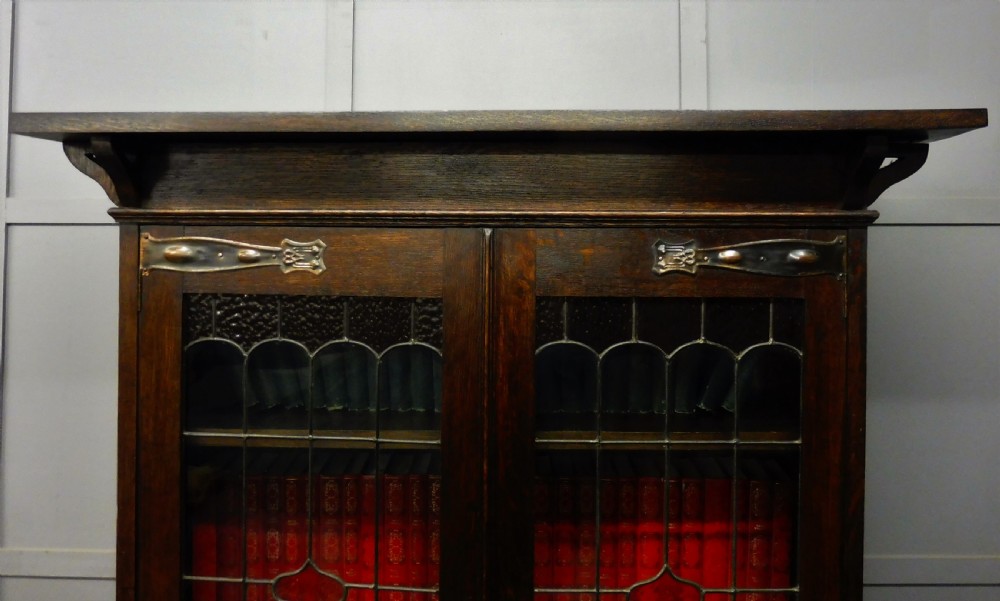 OAK ARTS AND CRAFTS BOOKCASE View VII