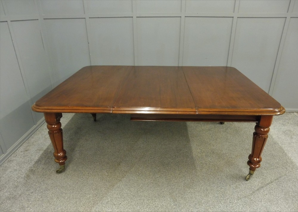 VICTORIAN MAHOGANY EXTENDING DINING TABLE AND 6 CHAIRS View V