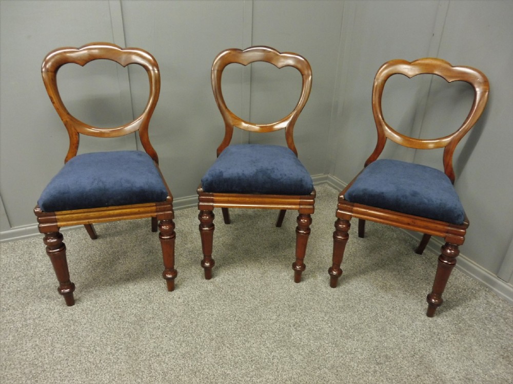 VICTORIAN MAHOGANY EXTENDING DINING TABLE AND 6 CHAIRS View XV