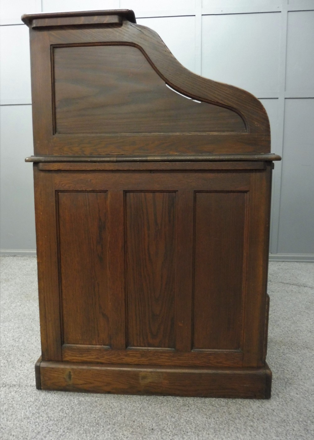 EDWARDIAN OAK ROLL TOP DESK View XII