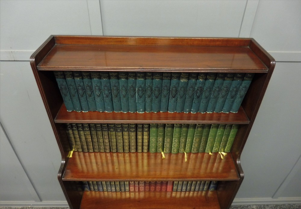 MAHOGANY WATERFALL BOOKCASE View V
