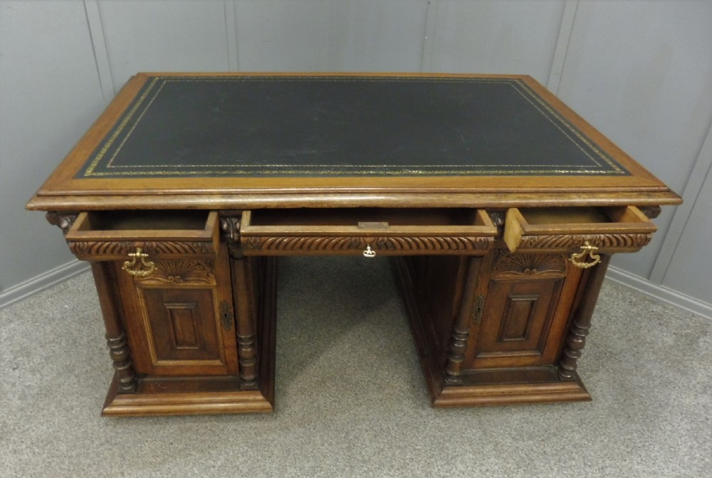 VICTORIAN GREEN MAN PARTNERS DESK View IX