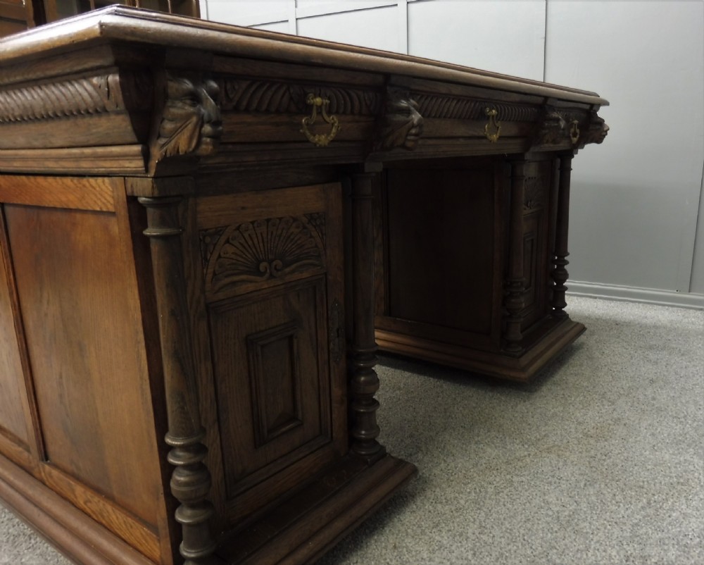 VICTORIAN GREEN MAN PARTNERS DESK View XVI