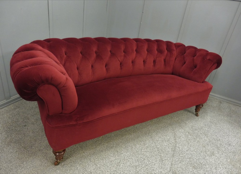 NEWLY UPHOLSTERED VICTORIAN CHESTERFIELD SOFA View V