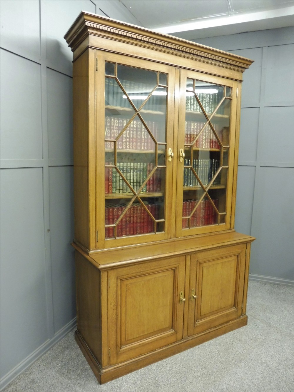MELLOW OAK SHIPS BOOKCASE