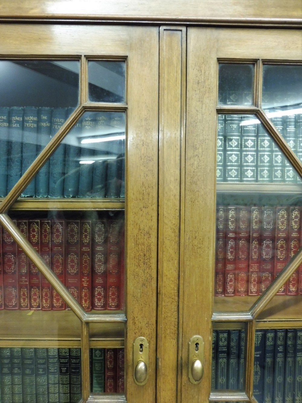 MELLOW OAK SHIPS BOOKCASE View VII