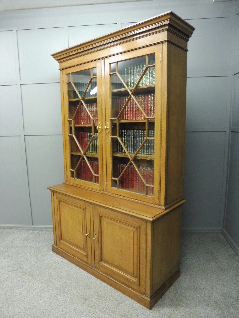 MELLOW OAK SHIPS BOOKCASE View IX