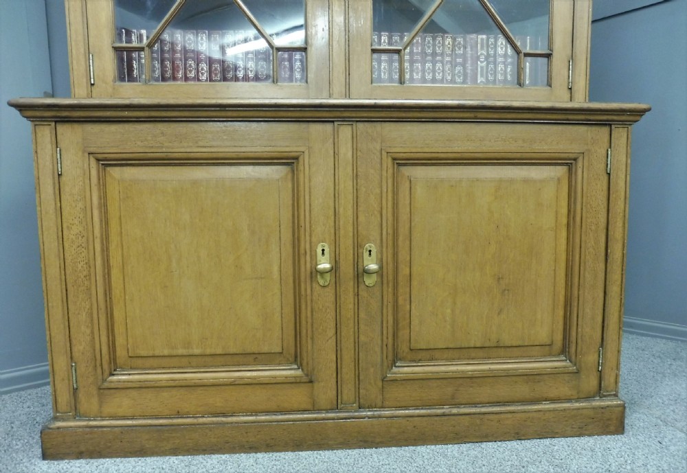 MELLOW OAK SHIPS BOOKCASE View X