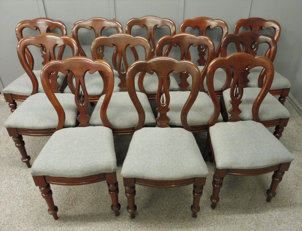 SET OF 12 VICTORIAN SPEARPOINT DINING CHAIRS