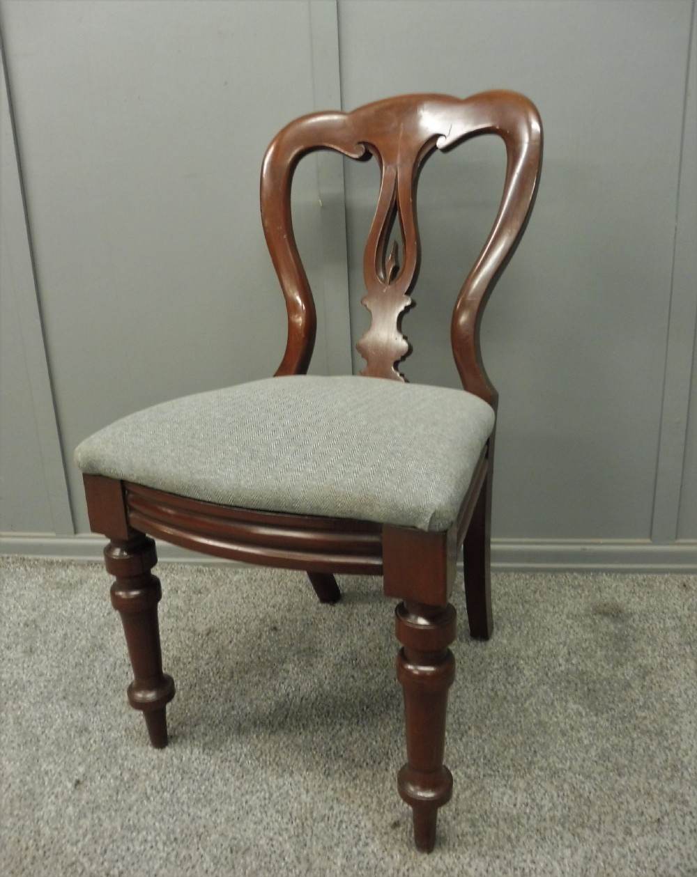SET OF 12 VICTORIAN SPEARPOINT DINING CHAIRS View XIII