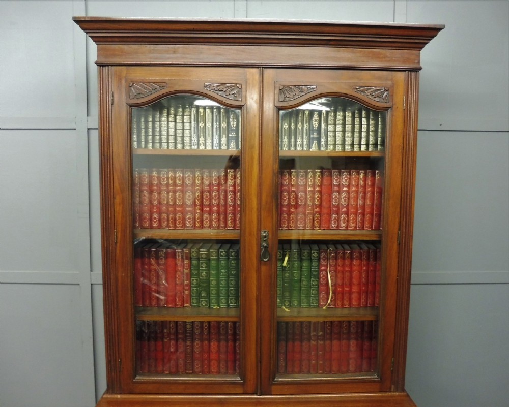 VICTORIAN WALNUT CABINET BOOKCASE View IV