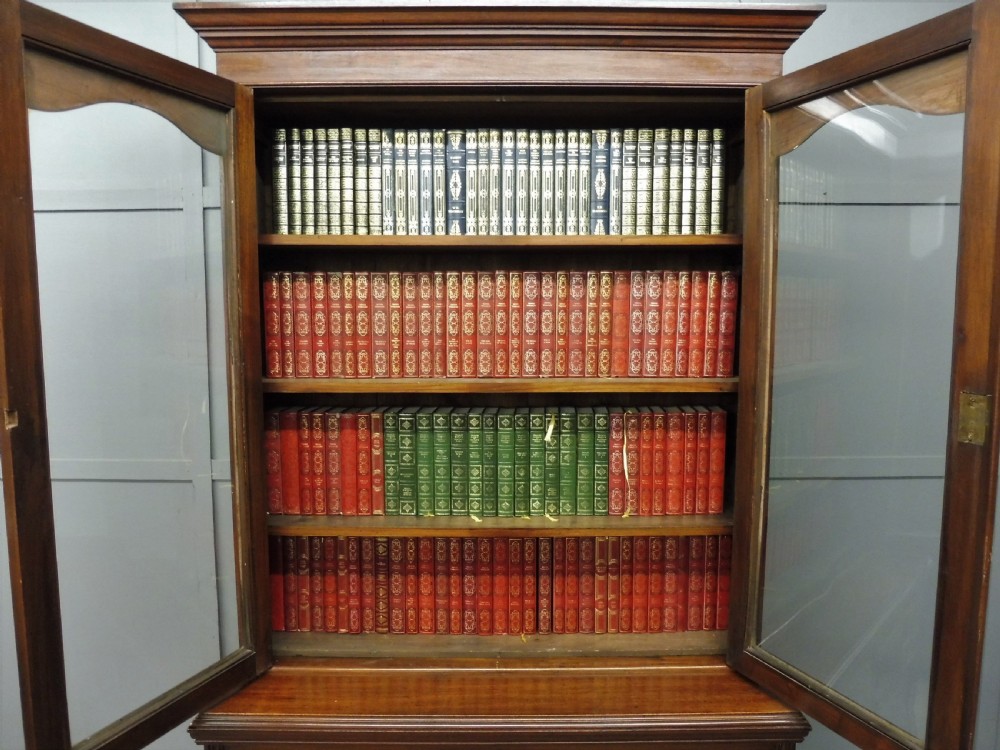 VICTORIAN WALNUT CABINET BOOKCASE View VIII