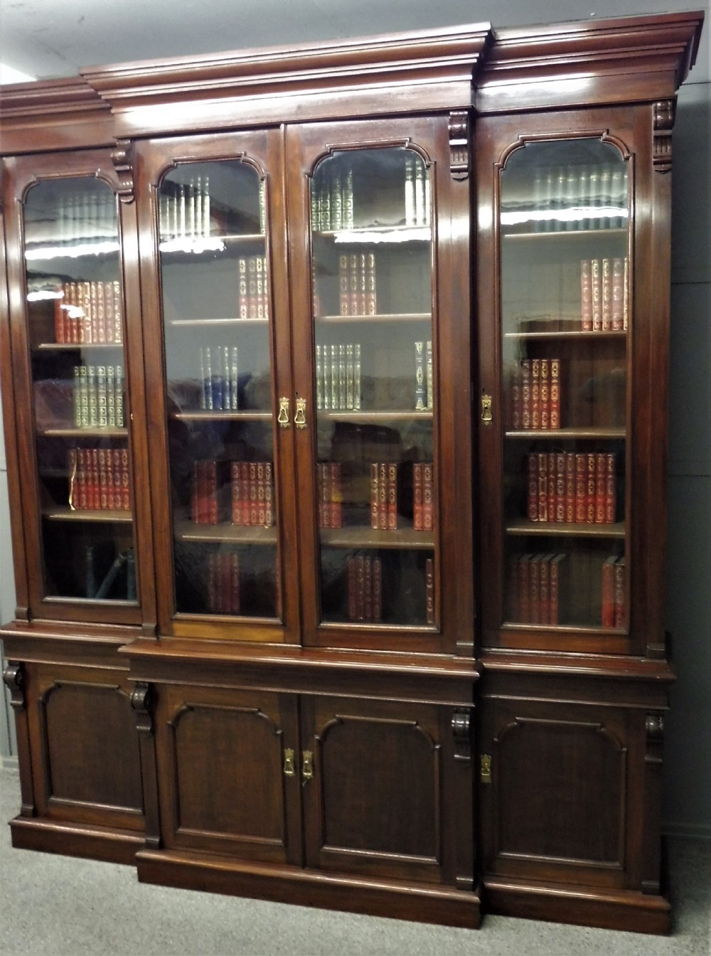 SUPERIOR QUALITY LARGE 19TH CENTURY LIBRARY BOOKCASE View II