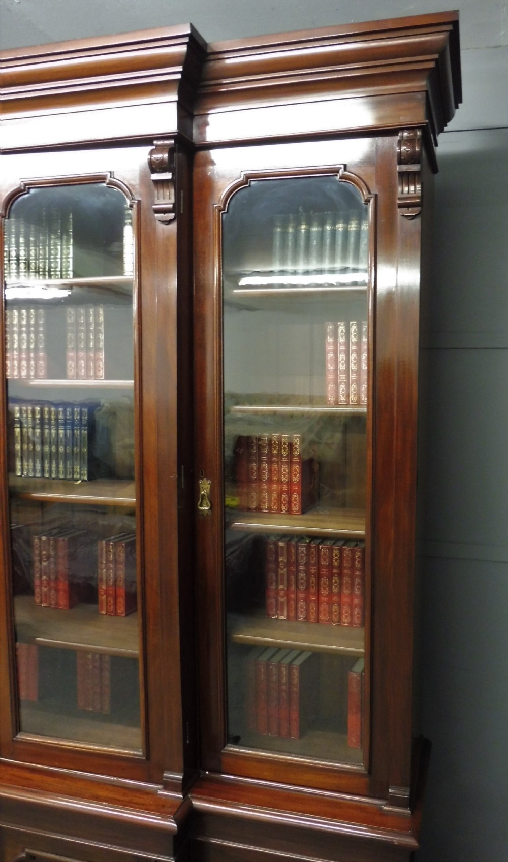 SUPERIOR QUALITY LARGE 19TH CENTURY LIBRARY BOOKCASE View XIV