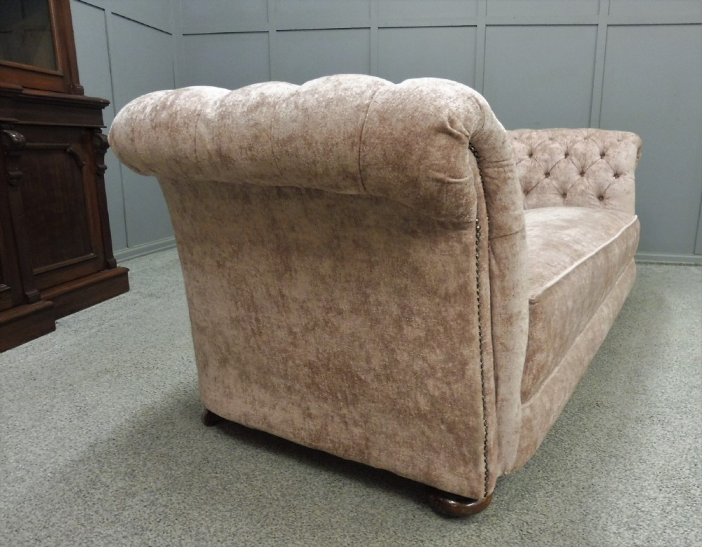 LARGE VICTORIAN CHESTERFIELD SOFA View X