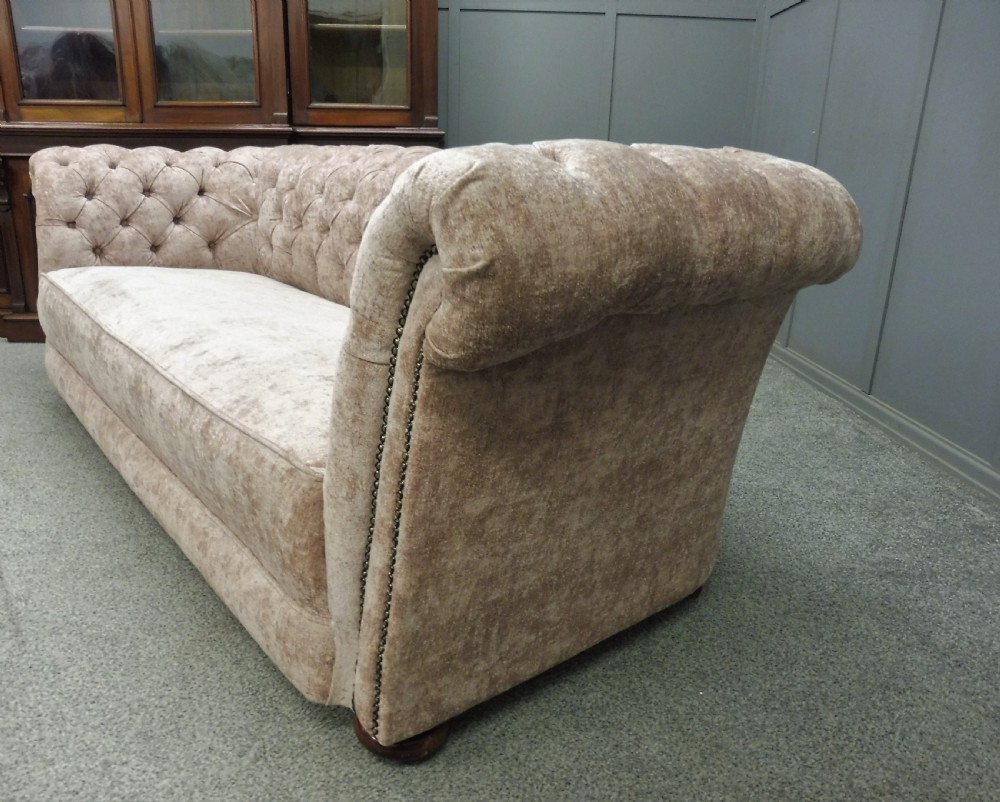 LARGE VICTORIAN CHESTERFIELD SOFA View XVI