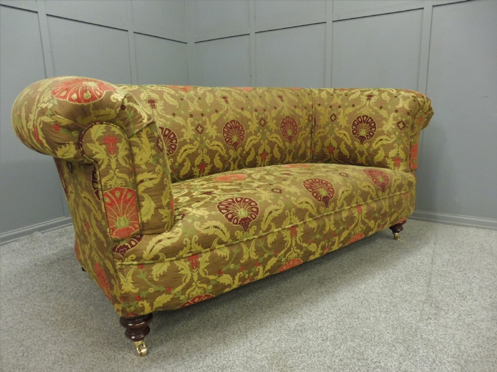 NEWLY RESTORED AND REUPHOSTERED VICTORIAN CHESTERFIELD  View VIII