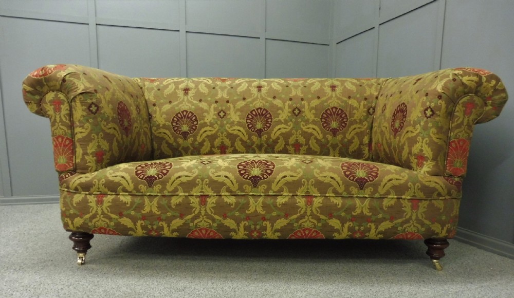 NEWLY RESTORED AND REUPHOSTERED VICTORIAN CHESTERFIELD  View IX