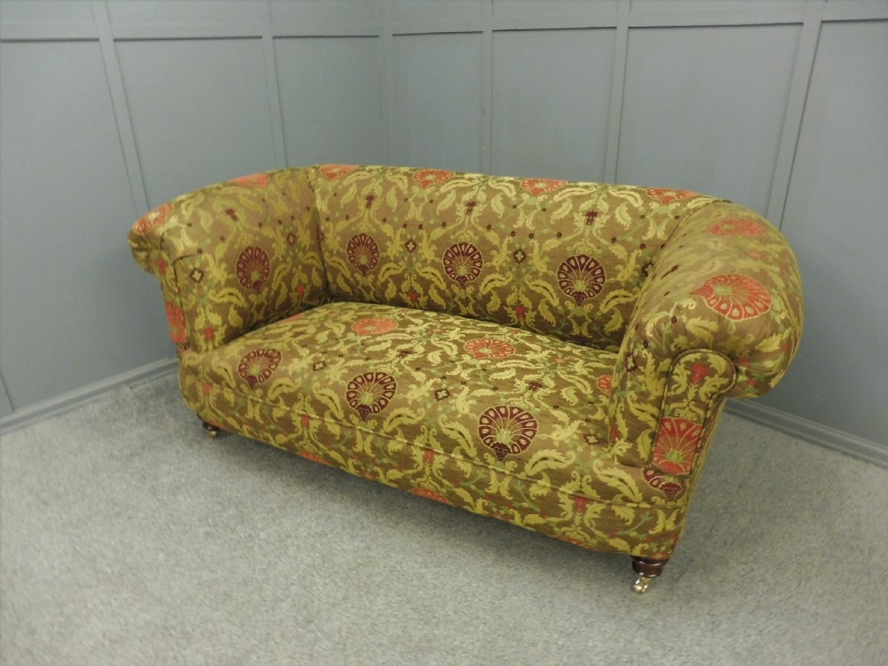 NEWLY RESTORED AND REUPHOSTERED VICTORIAN CHESTERFIELD  View XIII