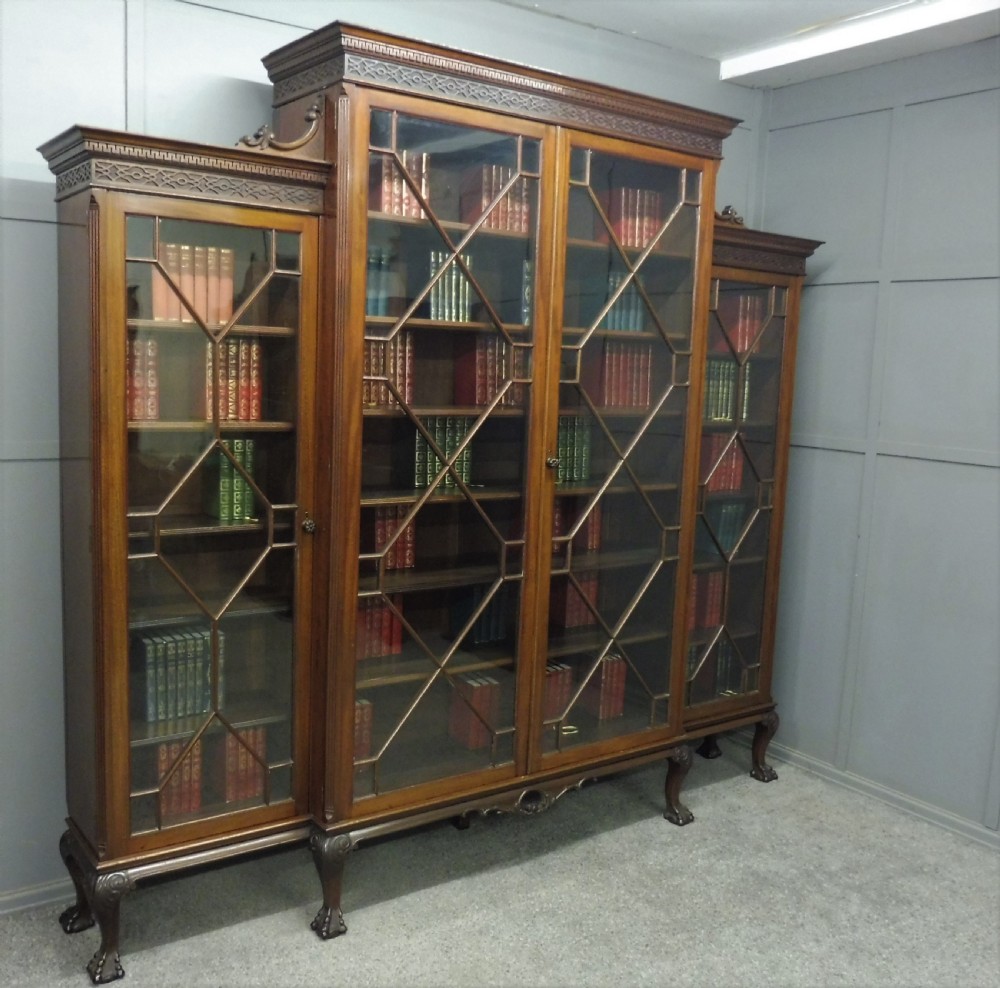 LARGE 19TH CENTURY COUNTRY HOUSE BOOKCASE